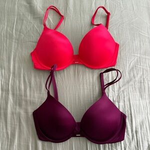 2 x Victoria's Secret Very Sexy Push Up Bras in Bright Red & Plum Purple 30D